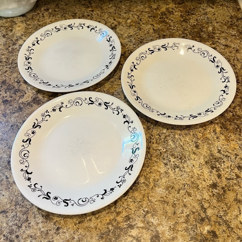 Vintage Corelle Vitrelle Elegant Garden Getaway White & Black Side Plates 6.75” - Picture 2 of 11